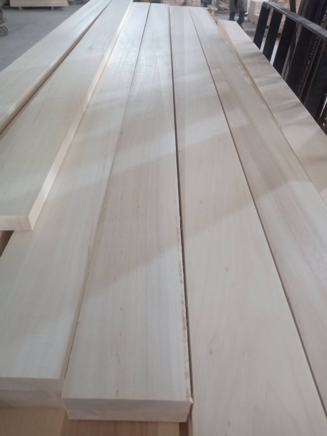 High Density 470kgs/M3 Poplar Planks For Solid Wood Lumber Panel