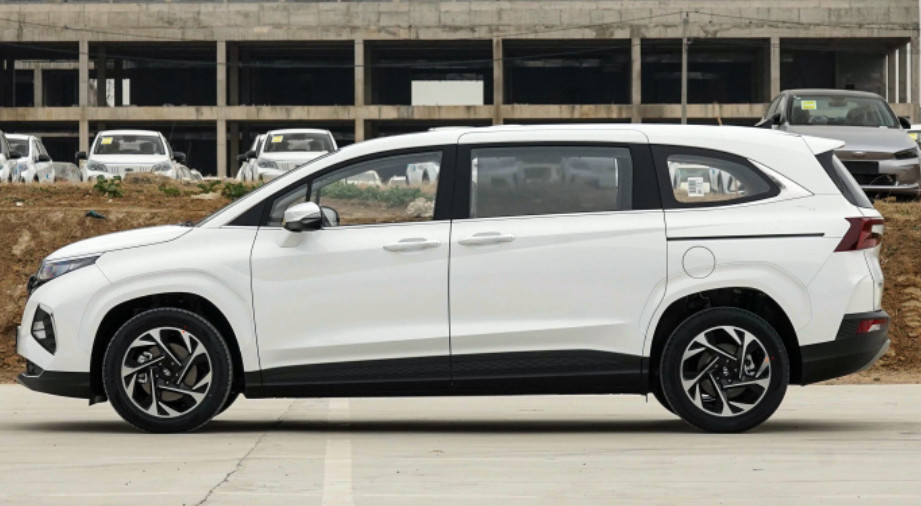 Hyundai custo 2021 380TGDi Luxury version Gasoline DLX 5 Door 7 seats MPV