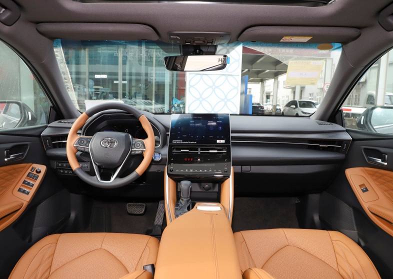 Toyota avalon 2022 dual engine 2.5L flagship version E-CVT 4 Door 5 seats 3 space car