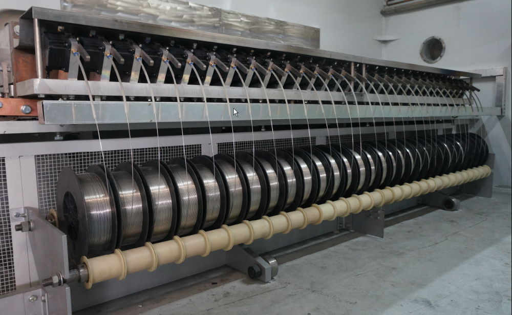 Electric Film Vacuum Metallizer Coats Aluminized Roll to Roll Film with Plastic Oil