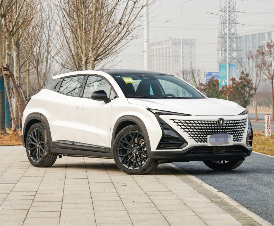 Changan UNI-T 2022 2.0T 233HP Noble Model 8AT 5 Seats SUV With 20" Wheel Hub
