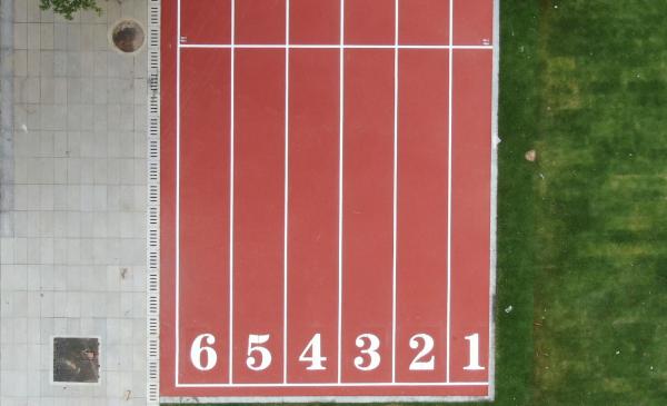 35% To 50% Shock Absorptionness IAAF Running Track All-Weather Drainage And UV