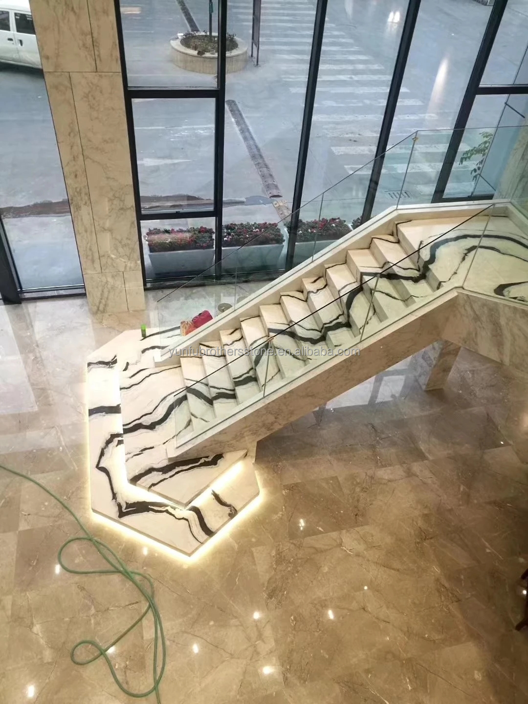 9/12/15mm Thickness LED Light Follows Panda White Marble Stair with Natural Stone