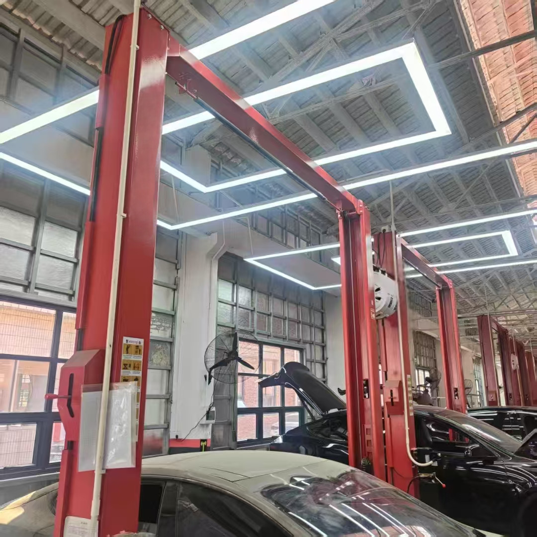 T240M-1 Hydraulic Car Lifting Equipment 8800lbs With Advanced Safety Features