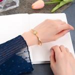 Love token 14k gold four-leaf clover pattern buckle bracelet rhinestone bangle