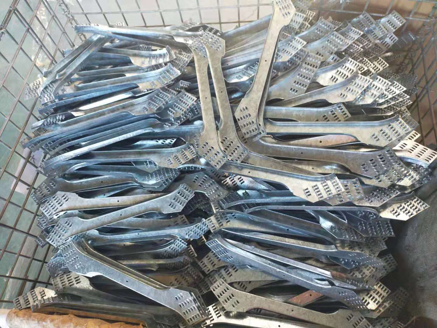 Galvanized Connector Easi Joist with Strong Wood Trusses and Powder Coated Iron