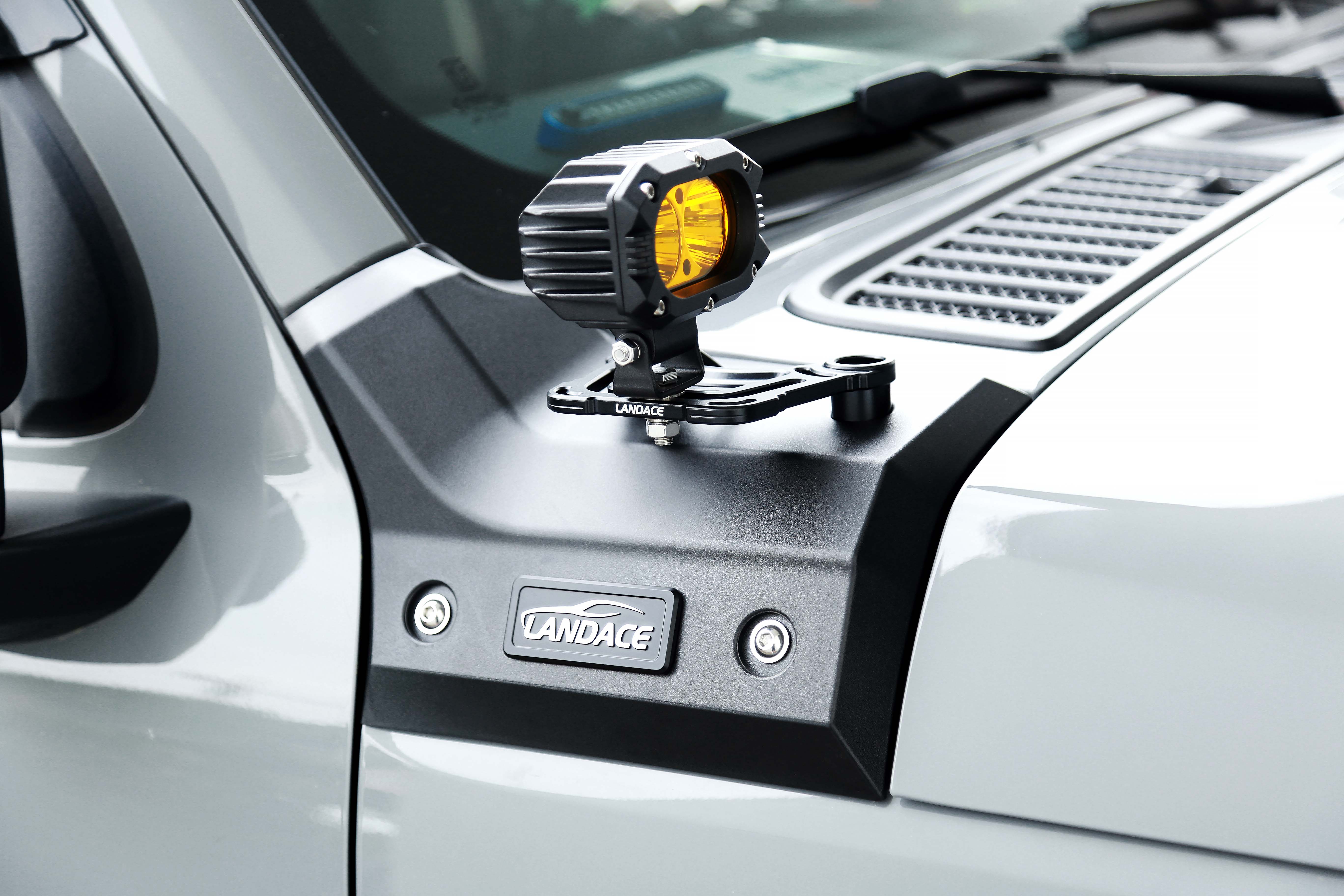 Efficiently-Designed Mounting Brackets for Jeep Tank 300 A-Pillar Lights Modified PC ABS