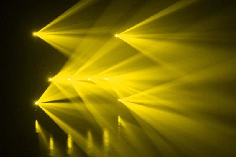 700w LED Profile Moving Head Light Beam Spot Wash 3in1 For Night Club