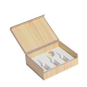 Wholesale Recyclable Luxury Beauty Magnetic Closure Cosmetic Gift Paper Box Packaging With Insert Custom Design from china suppliers