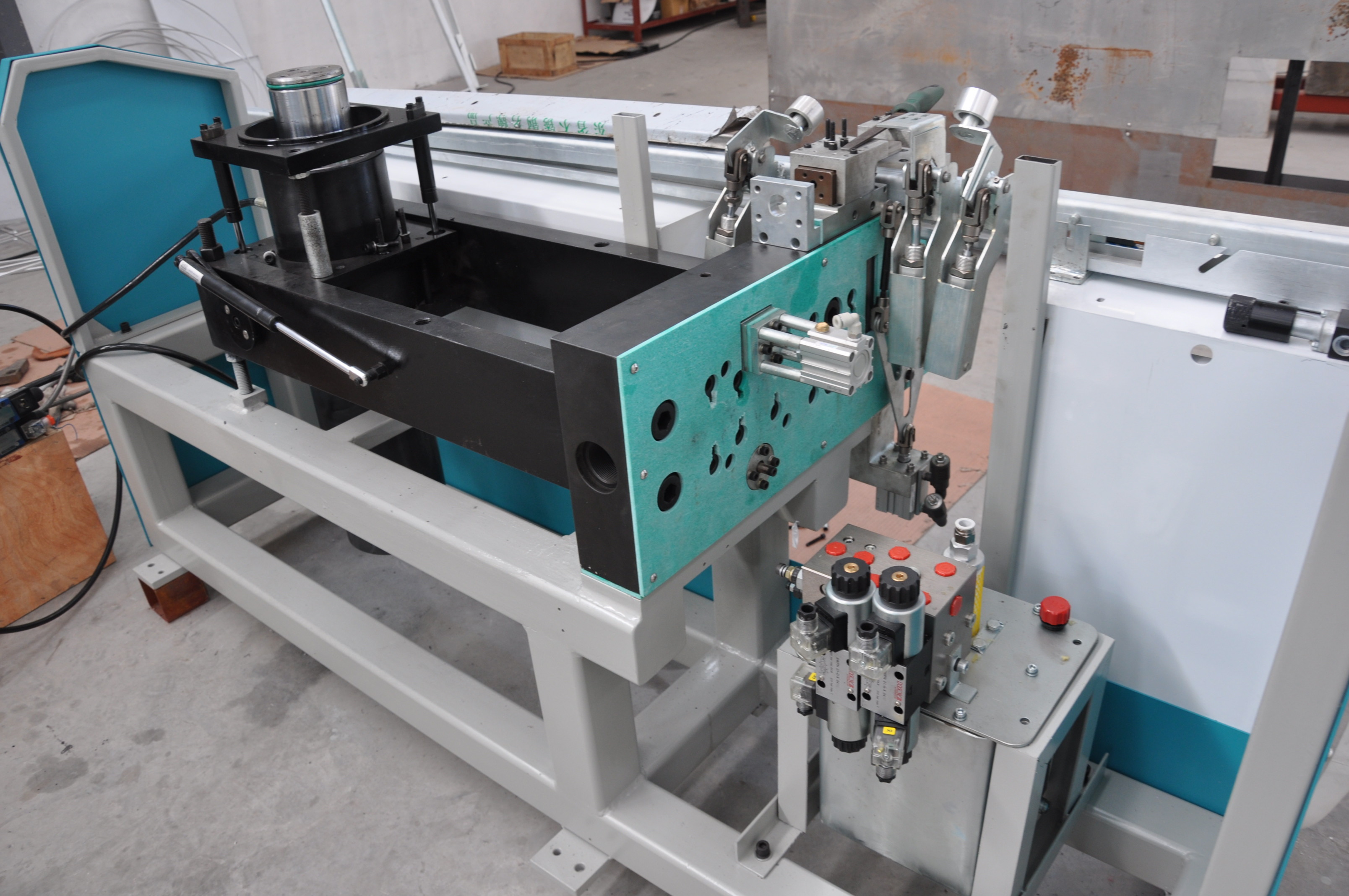 Non Inflatable Large 15mm Glass Processing Equipment