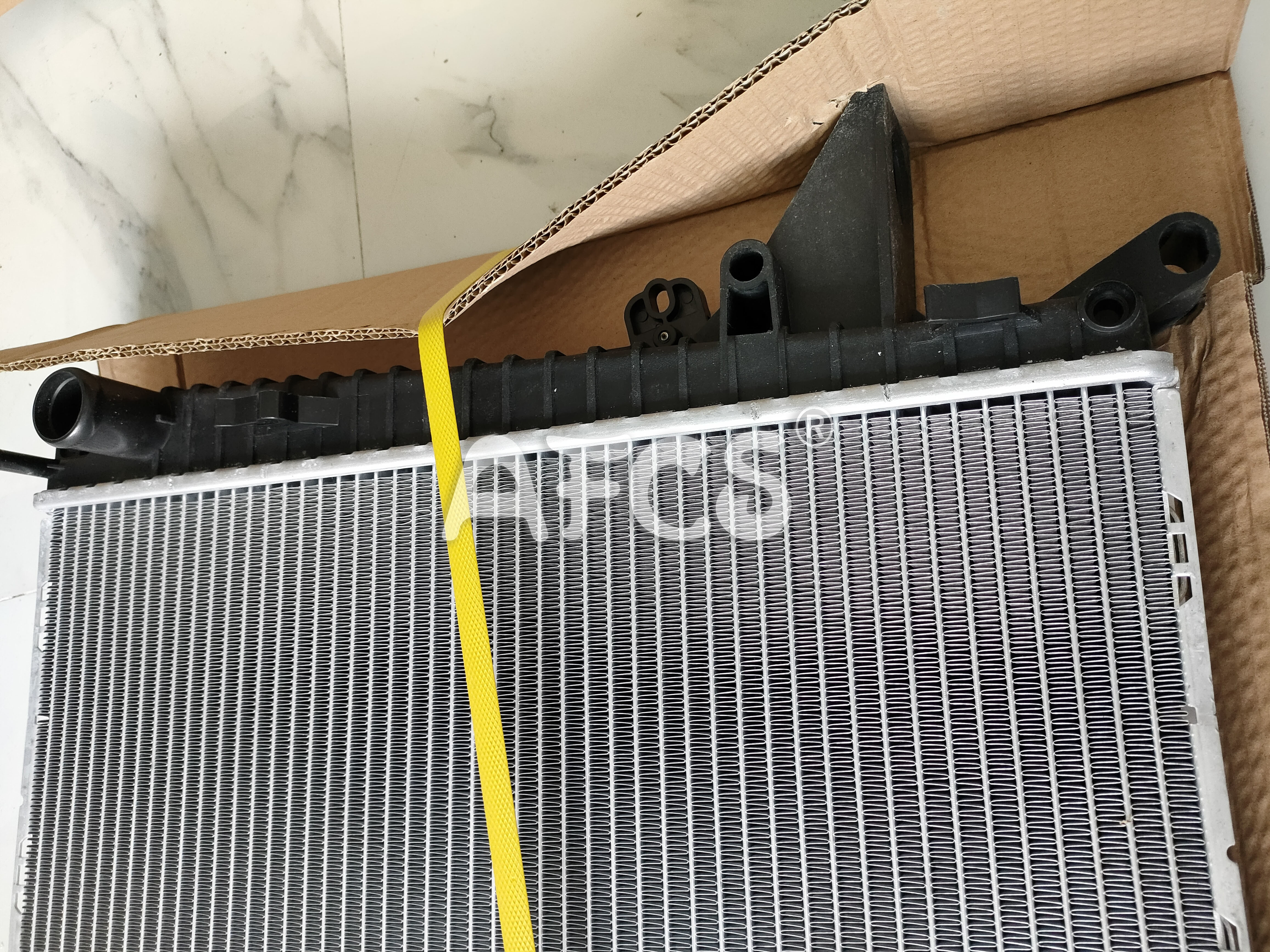 LR021778 PCC500061 PCC500560 Aluminum Radiator For Land Rover Discovery III L319