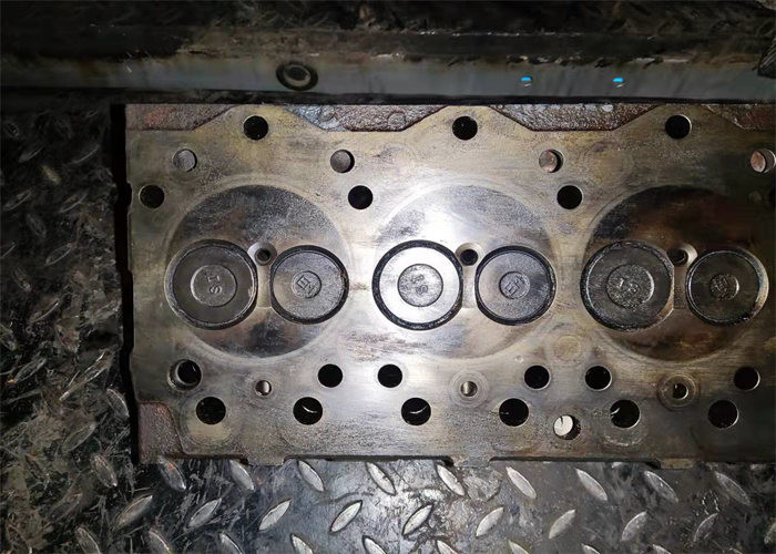 4D95-5 Diesel Used Engine Heads For Excavator PC130-8 With 4 Cylinders