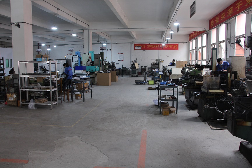 HSS Thread Rolling Die Vehicle Mould Customized Service For Making Screws