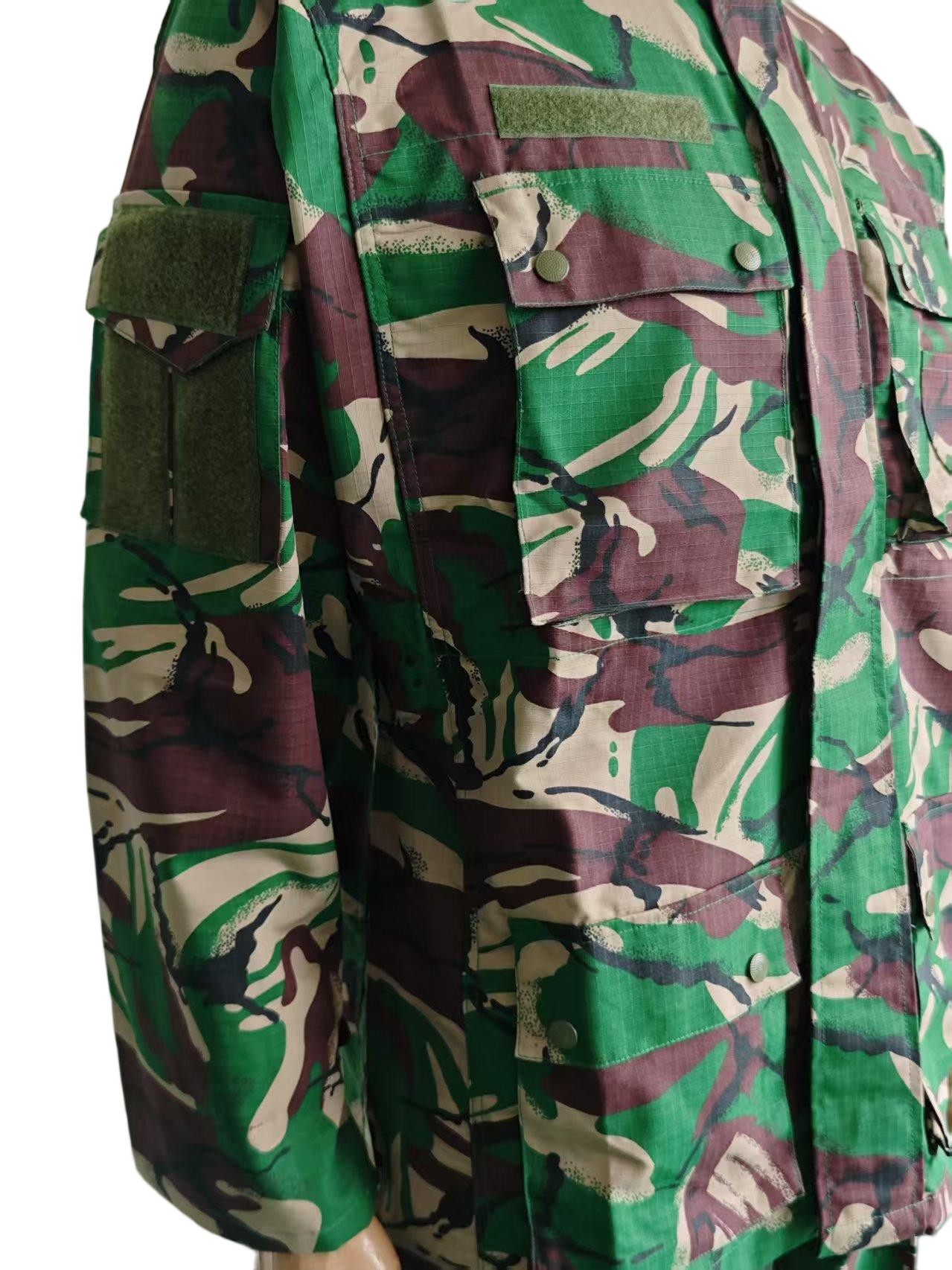Tactical Forest Combat Uniform Woodland Camo With MOLLE and IR Reduction For Gabon