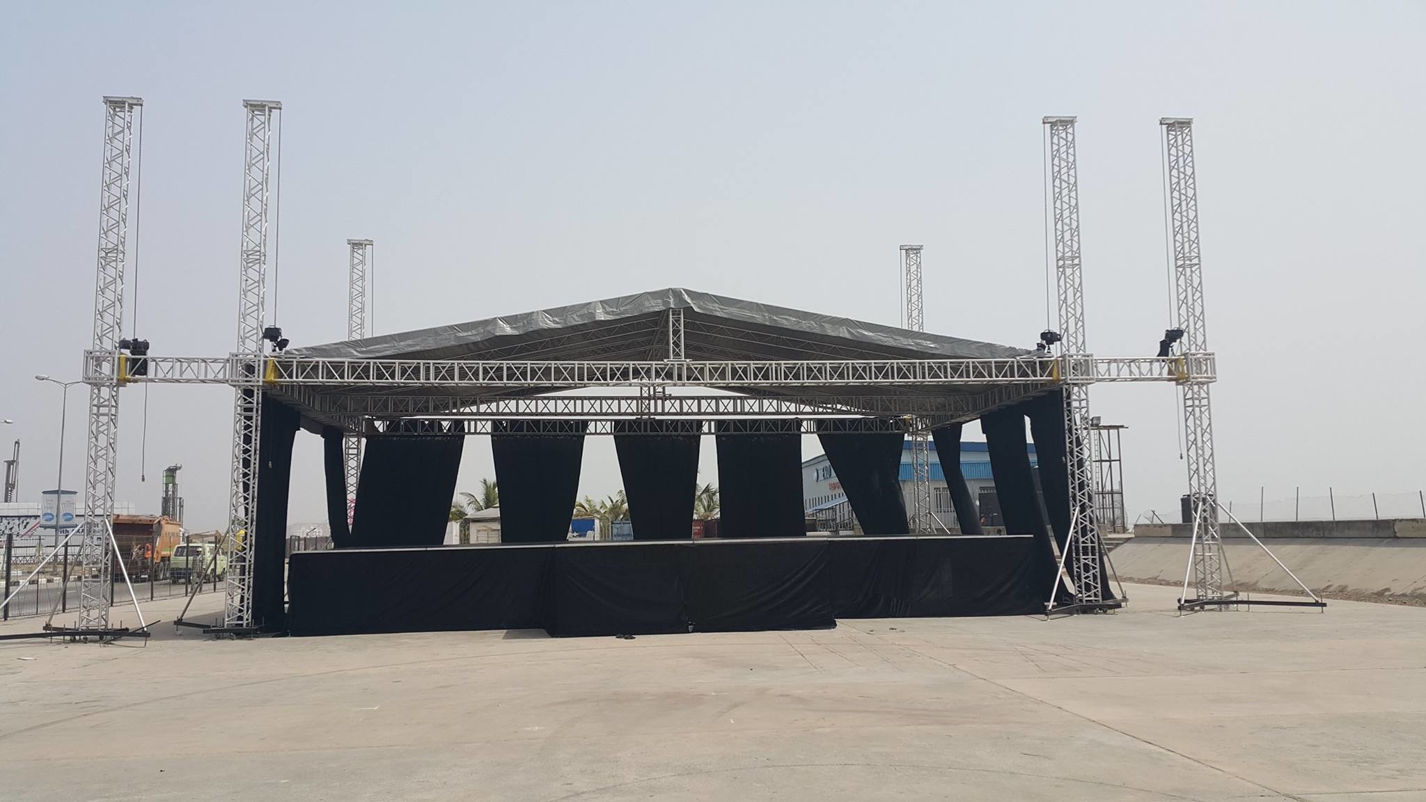 Silver Aluminum Stage Lighting Truss System For Event 2 TONS Loading