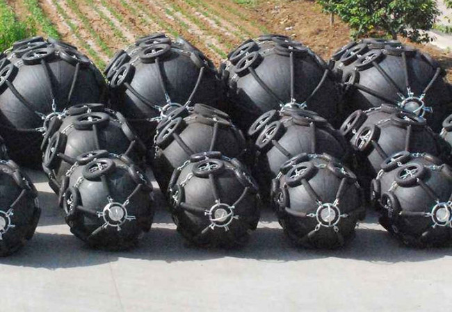 Iso17357 Yokohama Rubber Fender Marine Floating Pneumatic For Vessels