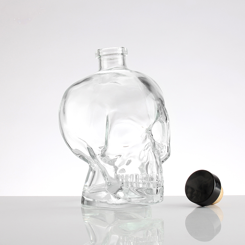 Customizable Sealing Type Personalized and Customizable Skull Vodka Whisky Bottle