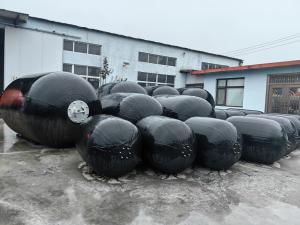 Wholesale High Performance Black Marine Pneumatic Fender Dock Floating from china suppliers