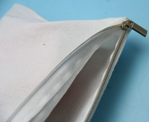 23x15cm 8oz Canvas Cotton Make Up Pouch Embossing Logo