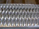 2mm Galvanized Perforated Metal Stair Treads , Grip Strut Safety Grating