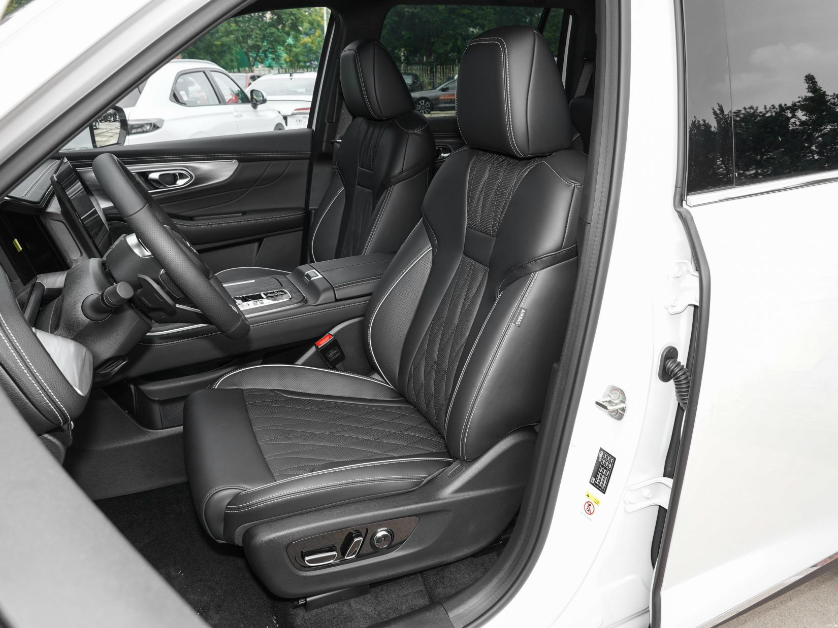 2024 Gac Trumpchi GS8 2.0t Turbo Four-Wheel Drive SUV with Electric Driver's Seat Adjustment and High Speed in Market