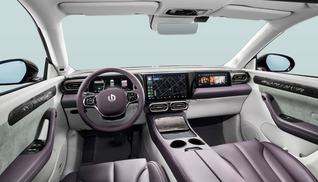 Automotive High Speed Electric Vehicles SUV New Energy Lingpao C11 For Adults