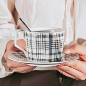 Wholesale Party Occasion Ceramic Porcelain Tea Cup And Saucer Set With Spoon In European Style from china suppliers