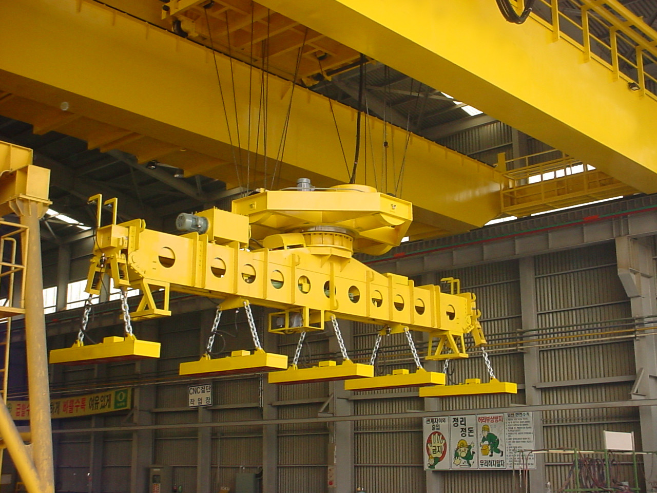 QL Type Heavy Duty Overhead Crane Mechanical Workshop Electromagnetic Suspension