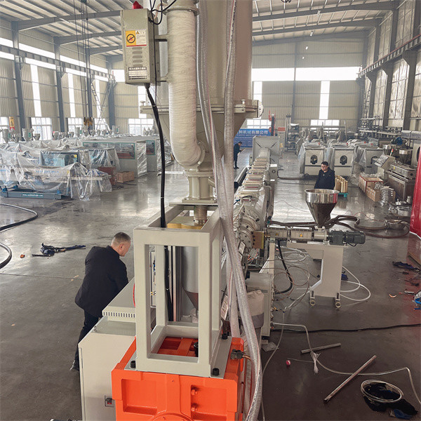 Plastic Single Screw Extrusion Machine 30m/min Communication Cable Shealthing Pipe Machine