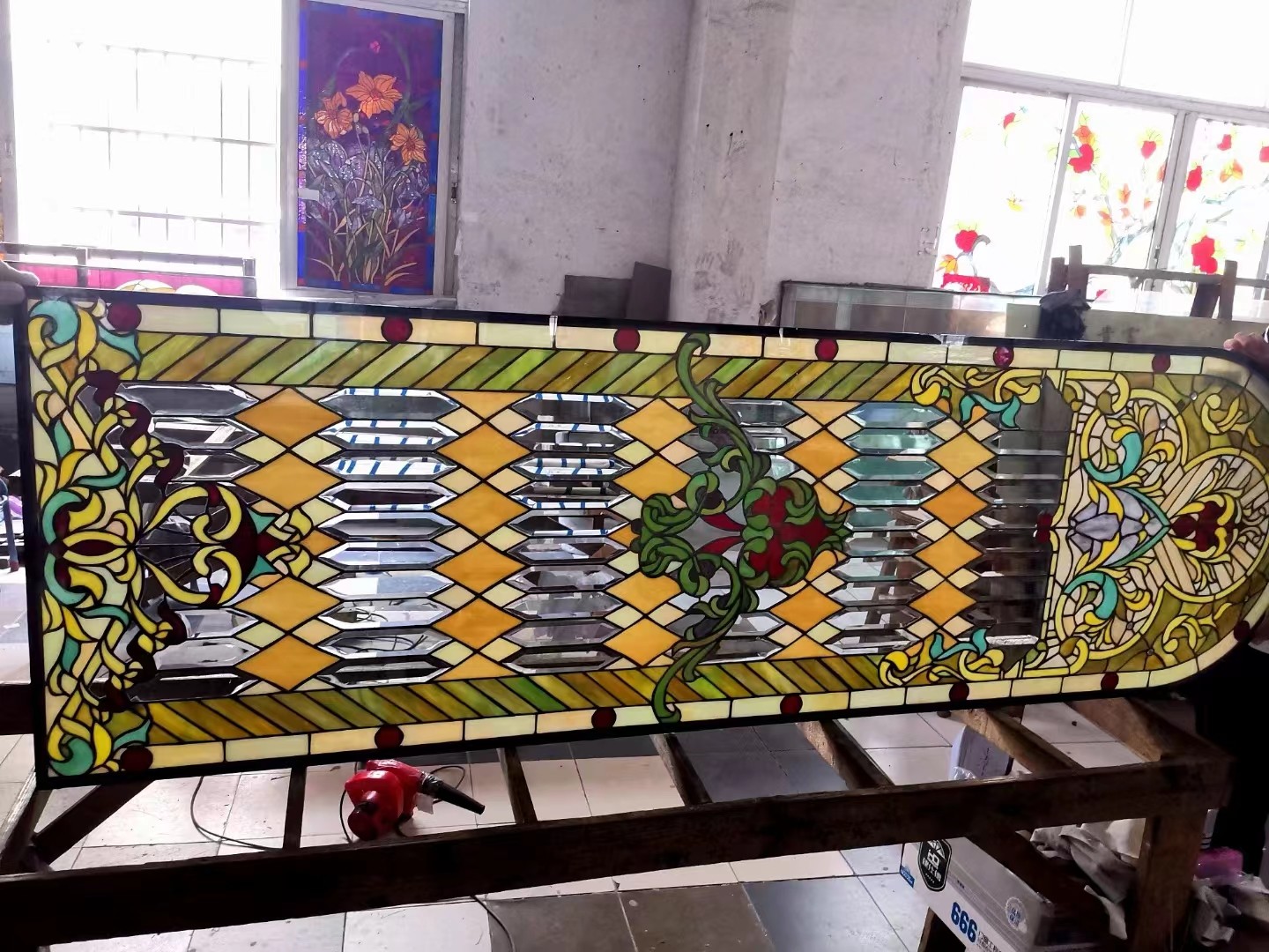 8mm Church Architectural Stained Glass Art Window Panels Decorative Glass Custom Pattern