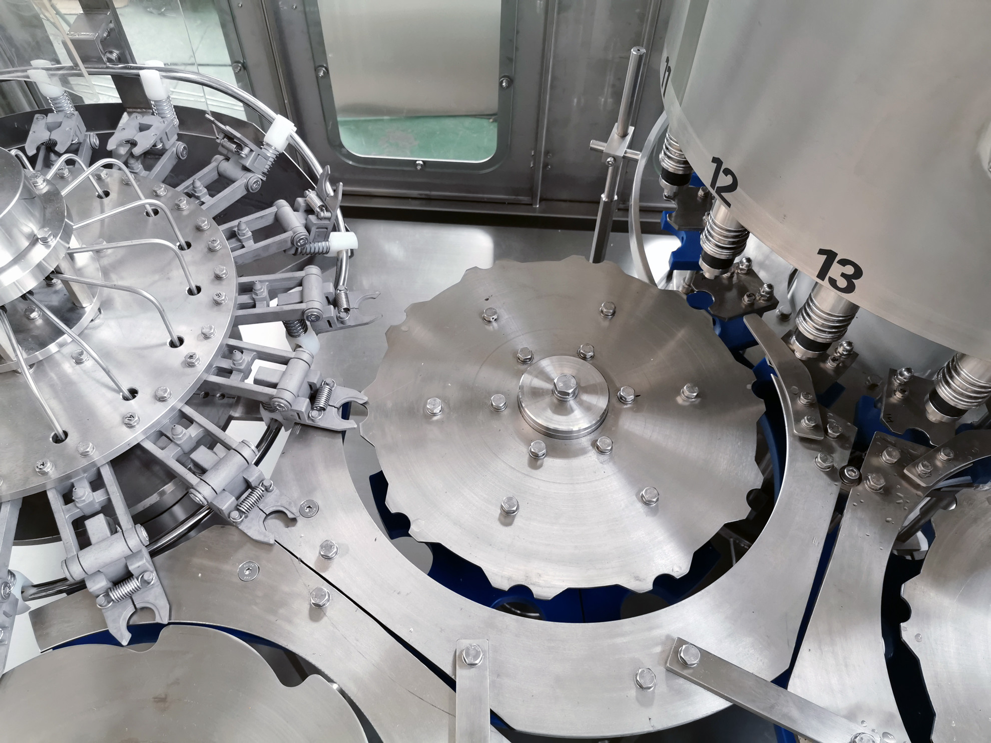 PLC Control Rotary Type Mineral Water Bottle Plant Plastic Bottle Filling