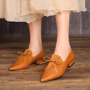 Wholesale HZM049 Single Shoes Women'S Spring New Thick Heel Pointed Literary Single Shoes Retro Soft Leather Mules Leather Shoes W from china suppliers