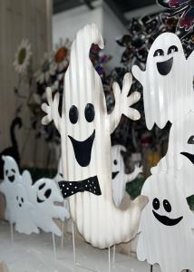 Wholesale Outdoor Metal Halloween Ornaments Garden Statues Lifelike Ghost Plug In from china suppliers