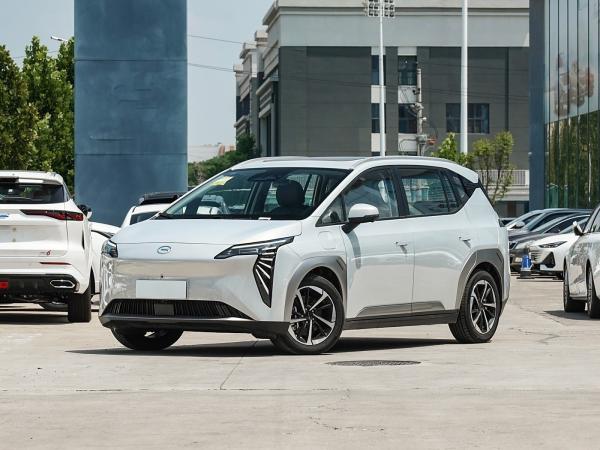 New Energy 2024 Aion Y 2024 Younger Star Flare Aion Ev Car 49.75Kwh 5 Door 5