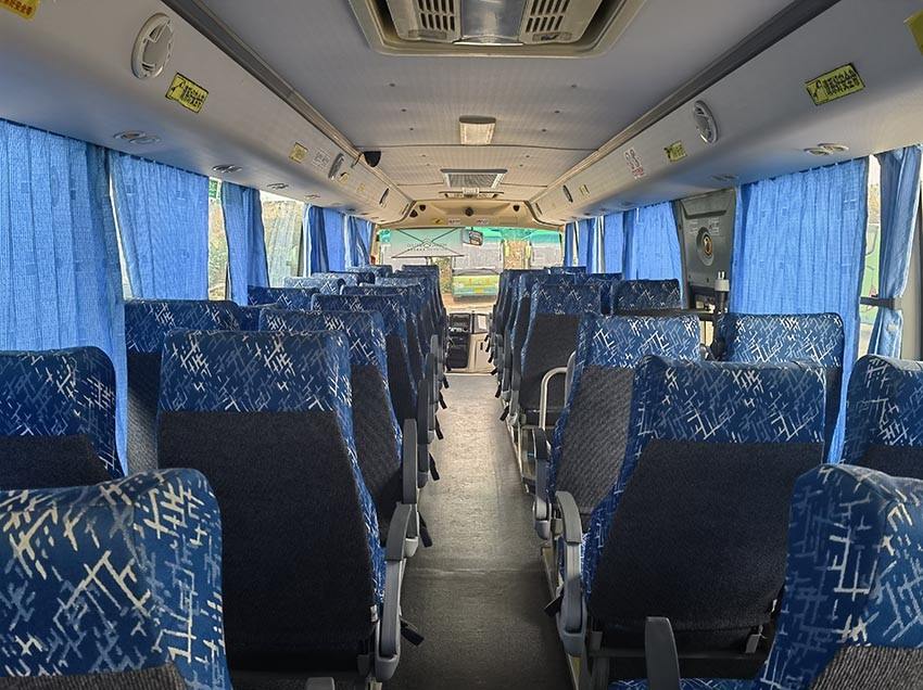 Yutong Diesel Coach Buses Euro 5 Used Tourist Bus LHD Steering 12m