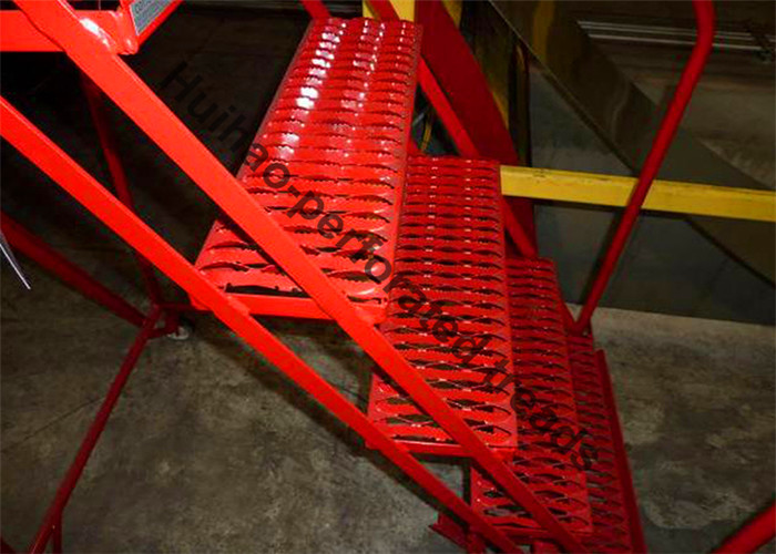 3 Holes 13-3/4" Width Perforated Grip Strut Stair Treads For Walkway Platform