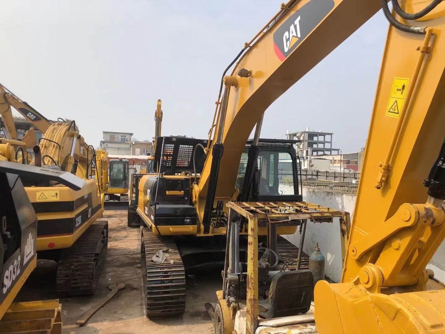 Used Cat Caterpillar 330 C Excavator Maximum Drawbar Pull 66094 lbs Hydraulic Pump Other