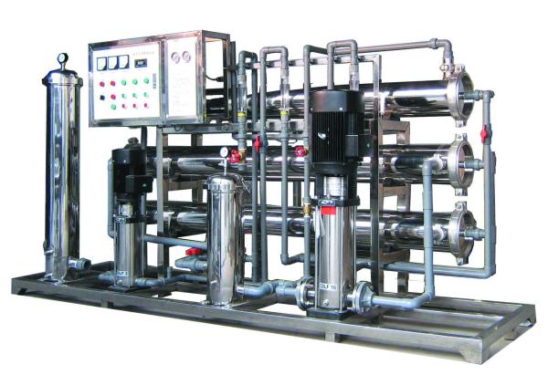 PLC Controlled Industrial Water Treatment System Wall Mounted And Pure Water For