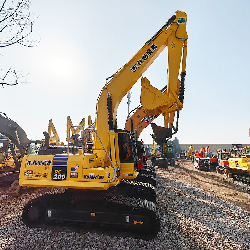 110kw 2000rpm Used Komatsu Excavators Komatsu Pc200 8 20000kg Earth Moving Excavator
