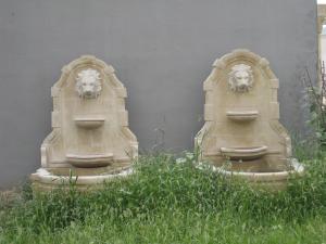 Wholesale Lion Head Carved Stone Marble Water Fall Wall Fountain from china suppliers