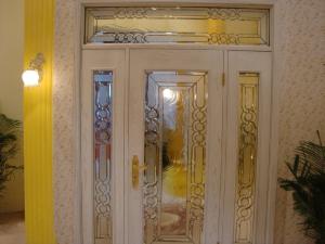 Wholesale the best quality of inlaid glass made in China from china suppliers