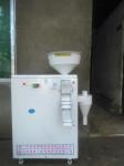 Home Compact Rice Milling Machine Mini Rice Polisher 150kgs Hour