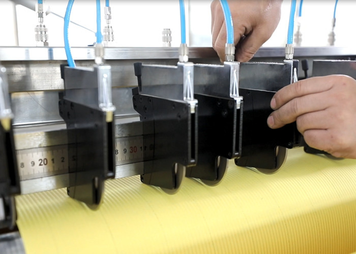 PLGT-600N 35m/min Full-auto Turntable Hot Melt Clipping Machine