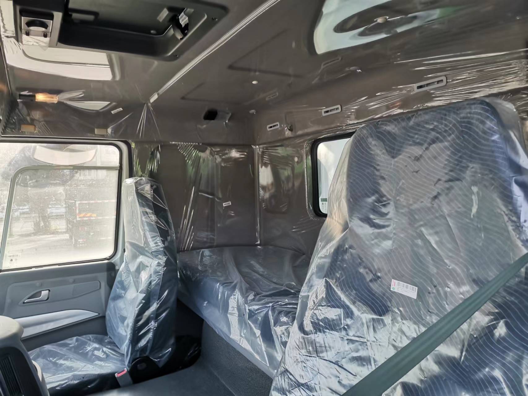 None Touch Screen 371hp or 400hp Sinotruk Howo 8x4 Tipper Truck Dump Truck for 40ton Load