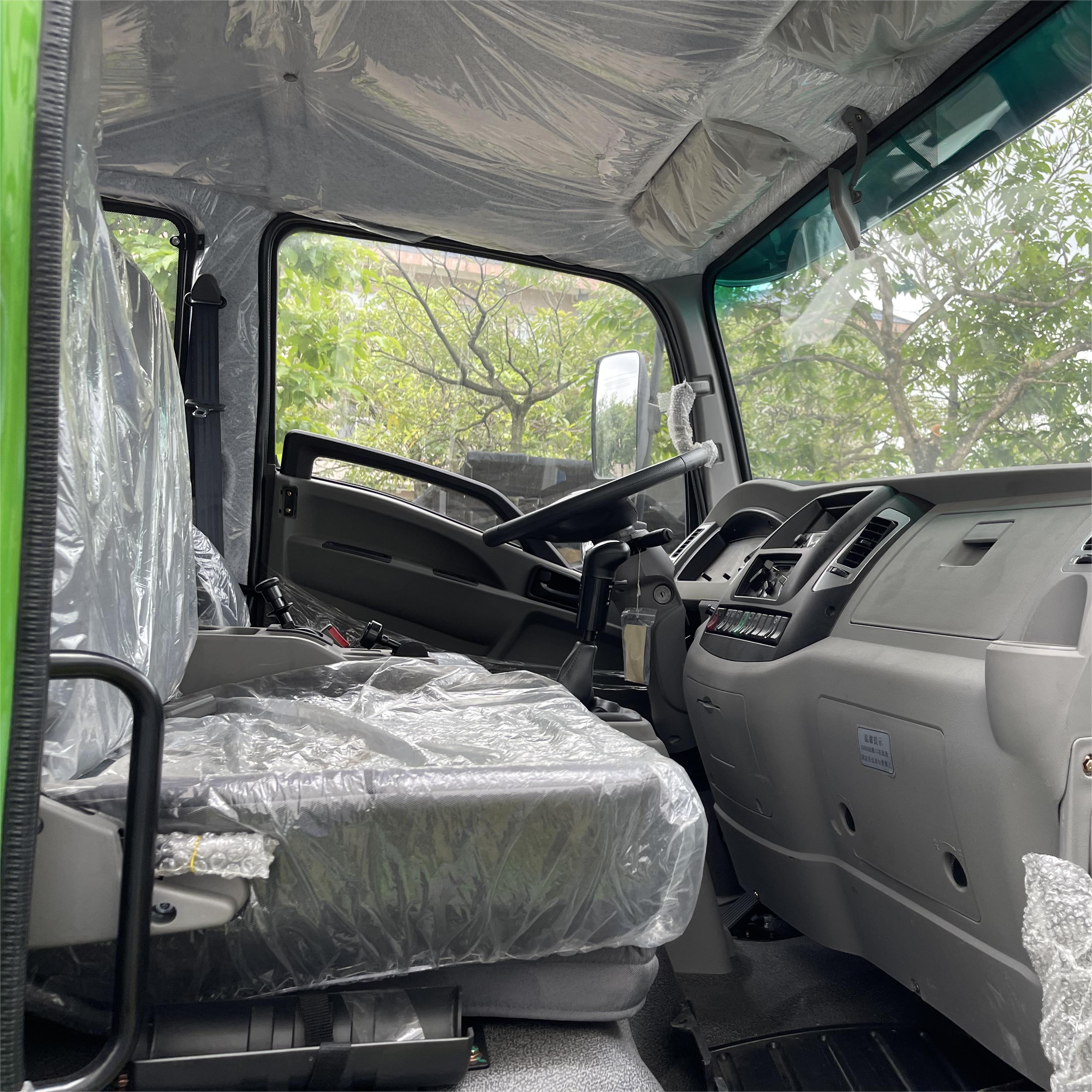 156HP EURO-V Emission Light Dump Tipper Truck in Diesel Fuel Type No Cruise Control