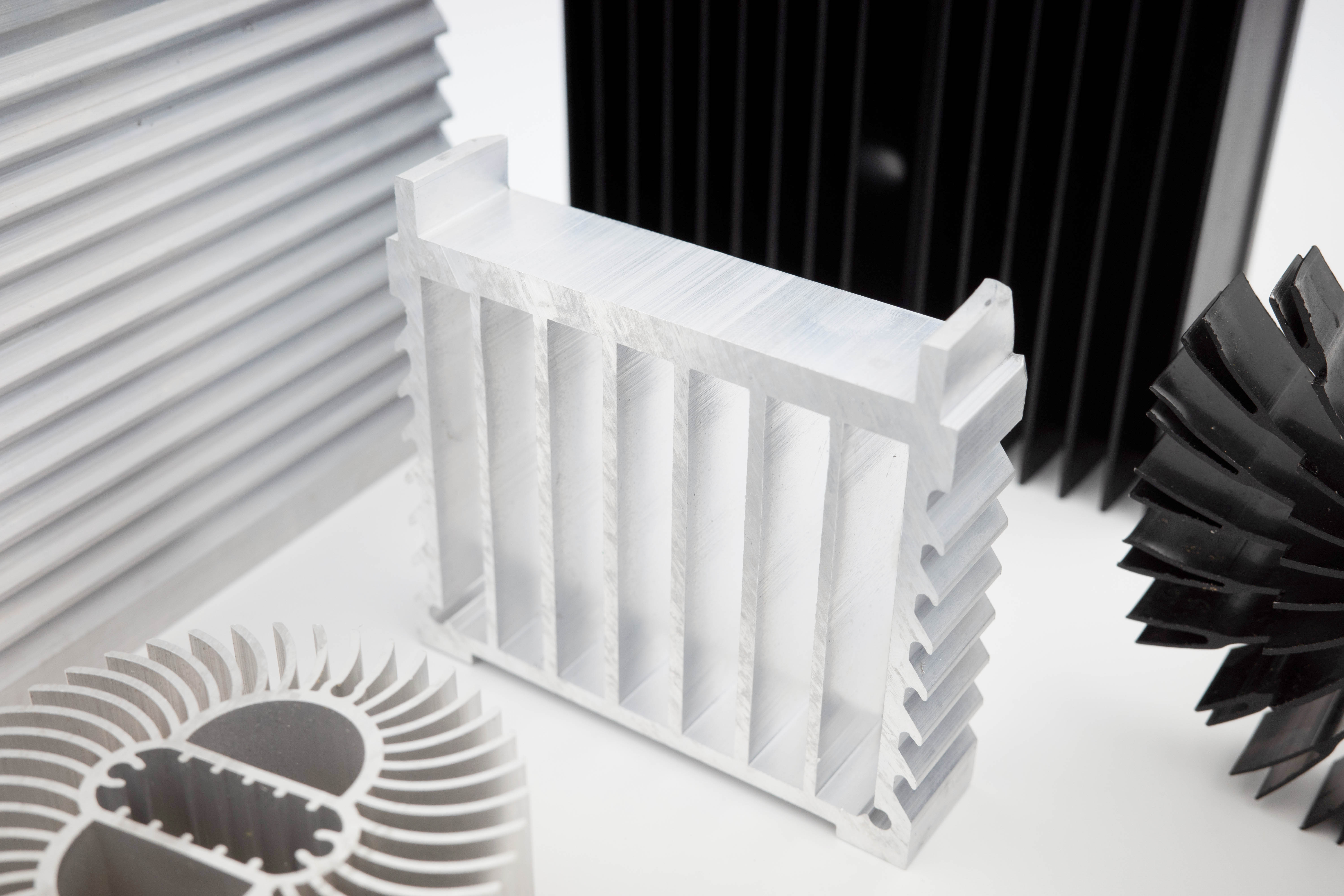 Antirust Stable Aluminum Extrusion Heatsink , Automotive Extruded Aluminium Profiles