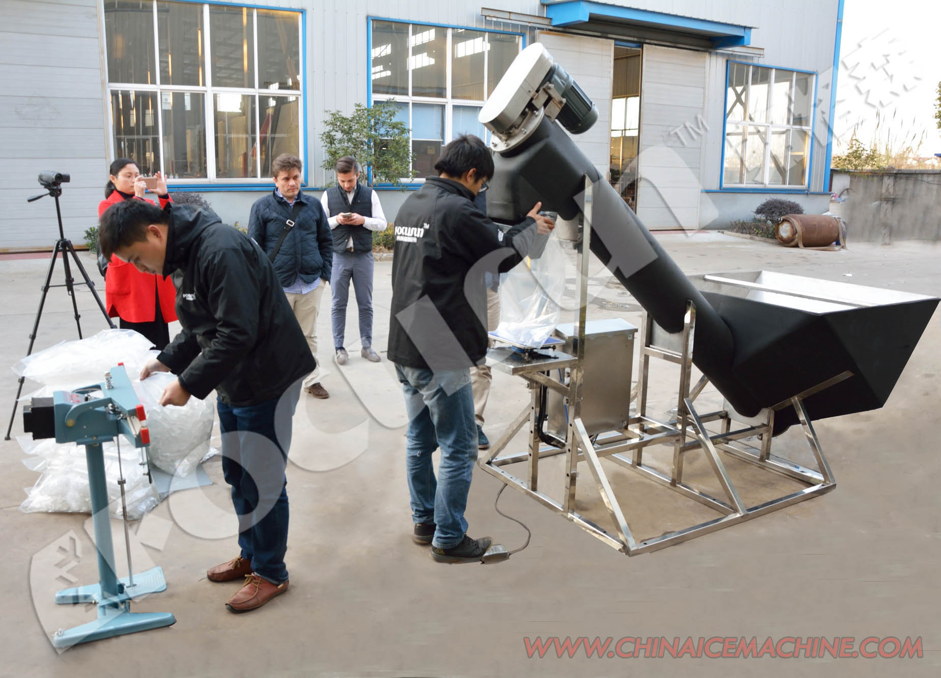 PLC Core Components Semi-Automatic Ice Packing Machine for Plastic Packaging Material