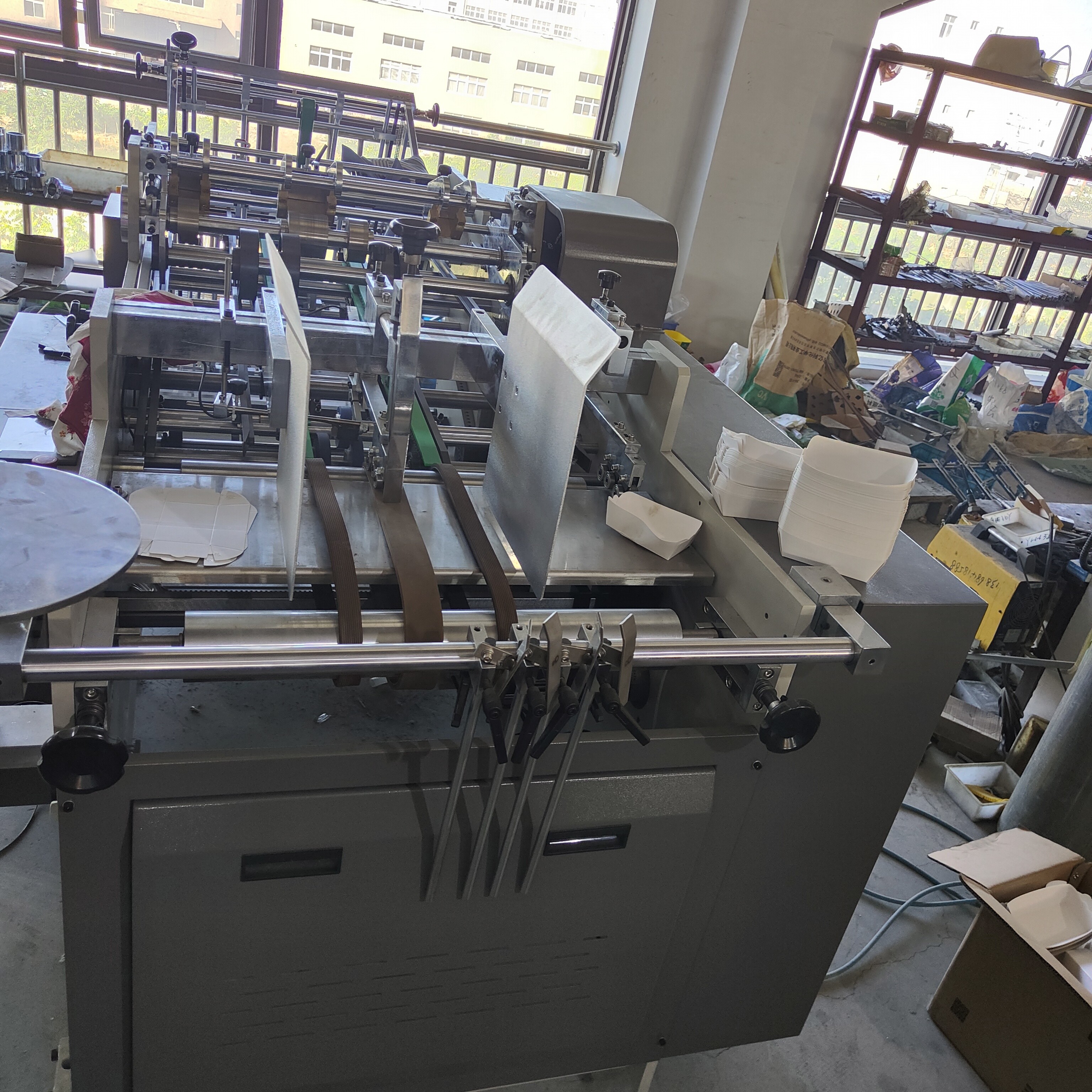 Non standard carton machine # decorative works # food carton # disposable lunch box # Hot-melt adhesive process