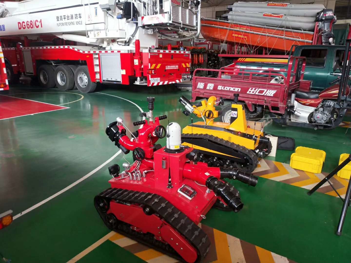 Easy Operate Safey Water Rescue Robot for Fire Fighting robot china factory
