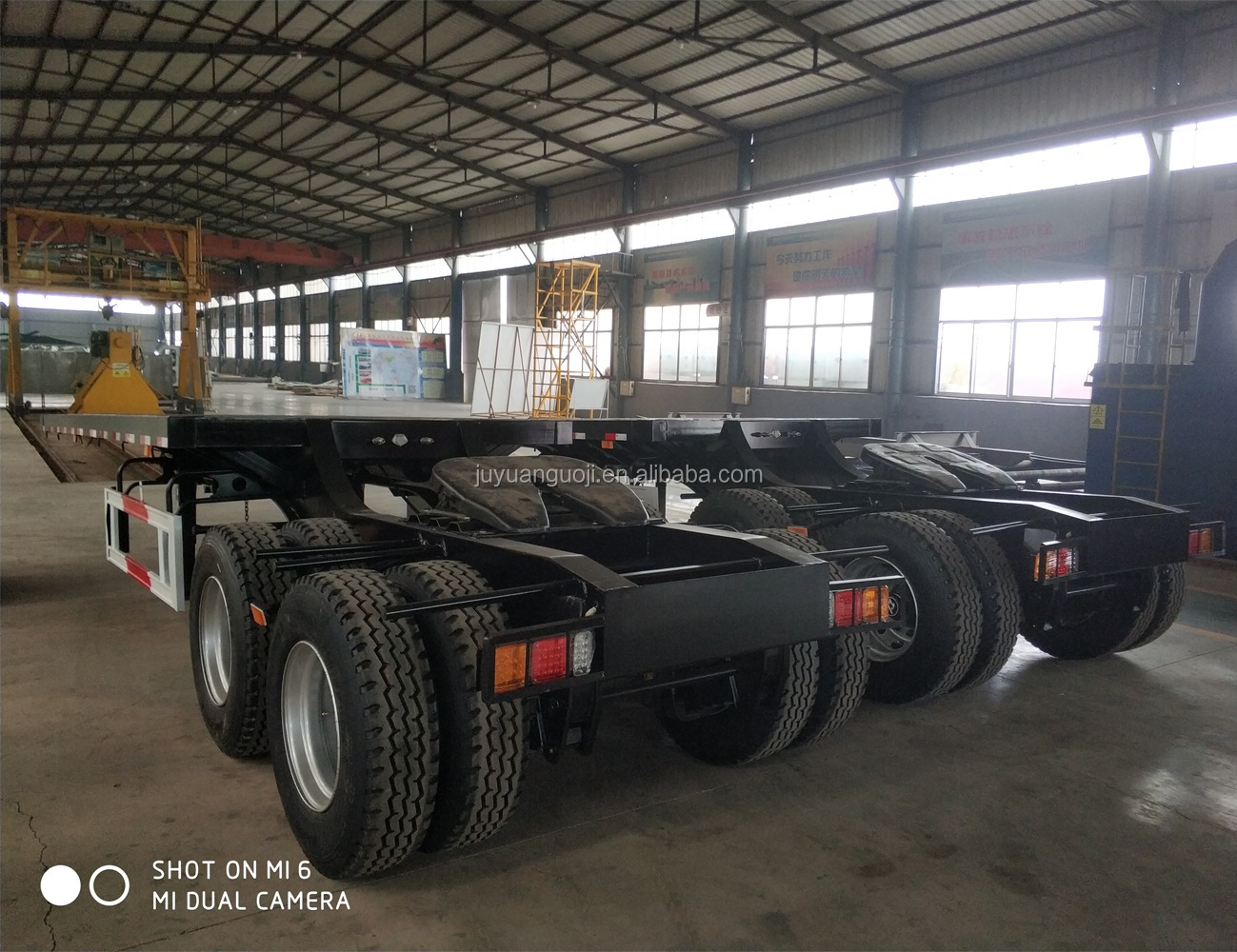 90tons Max Payload Superlink Flatbed Semi Trailer for 20 feet Container Transport